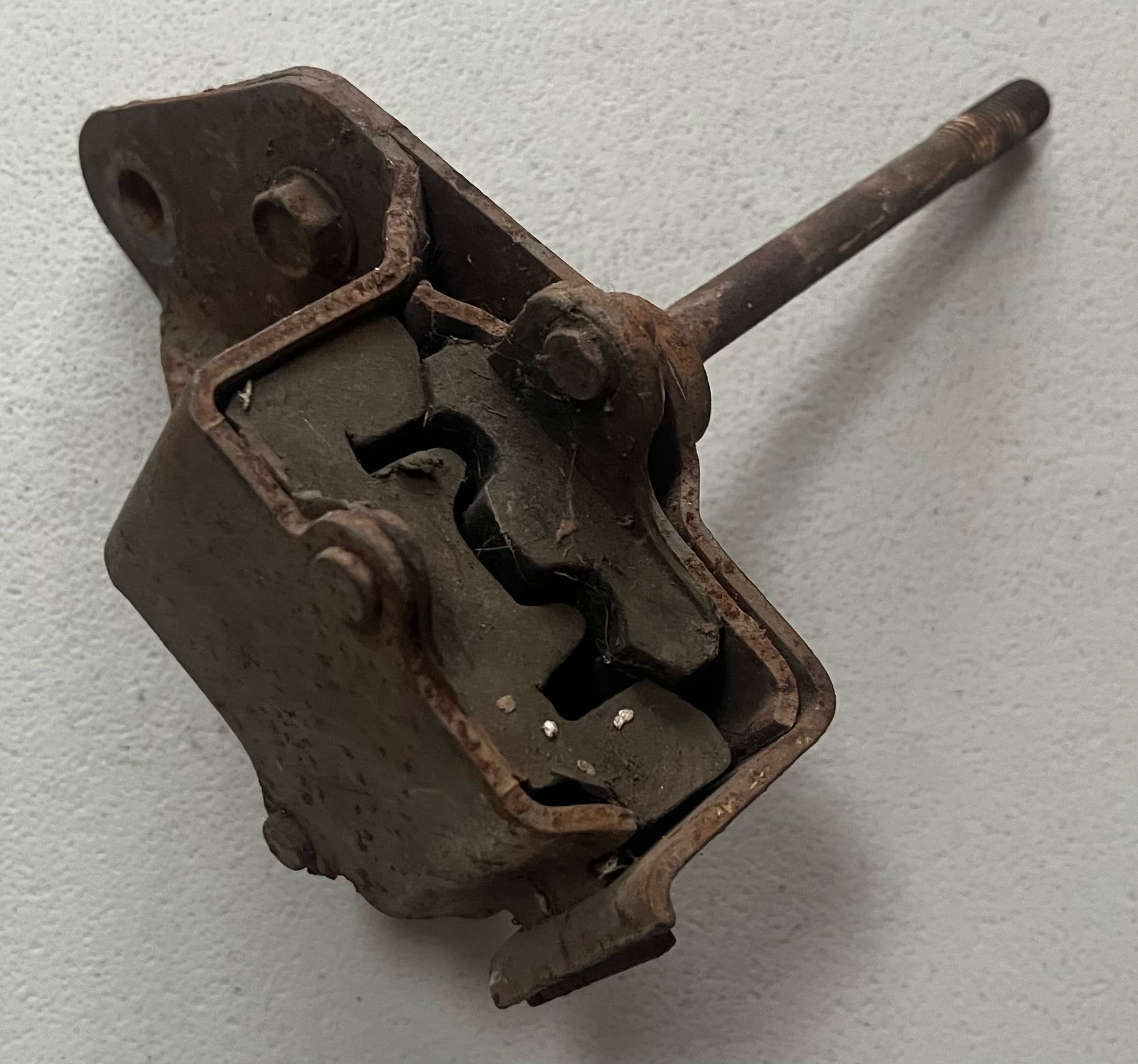 85-92 Camaro/Firebird torque arm mount for 700R4