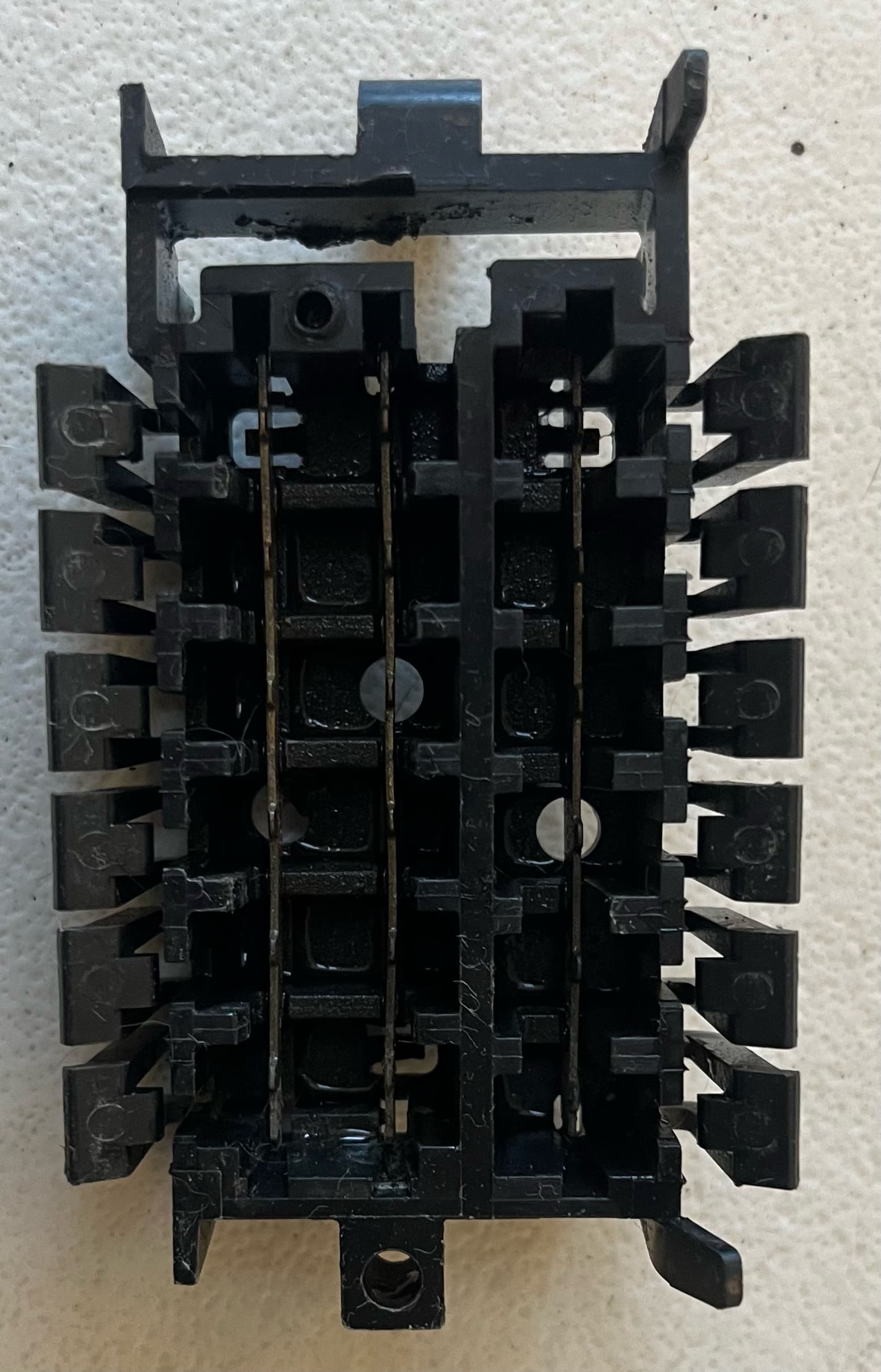 82-92 Camaro/Firebird power distribution block