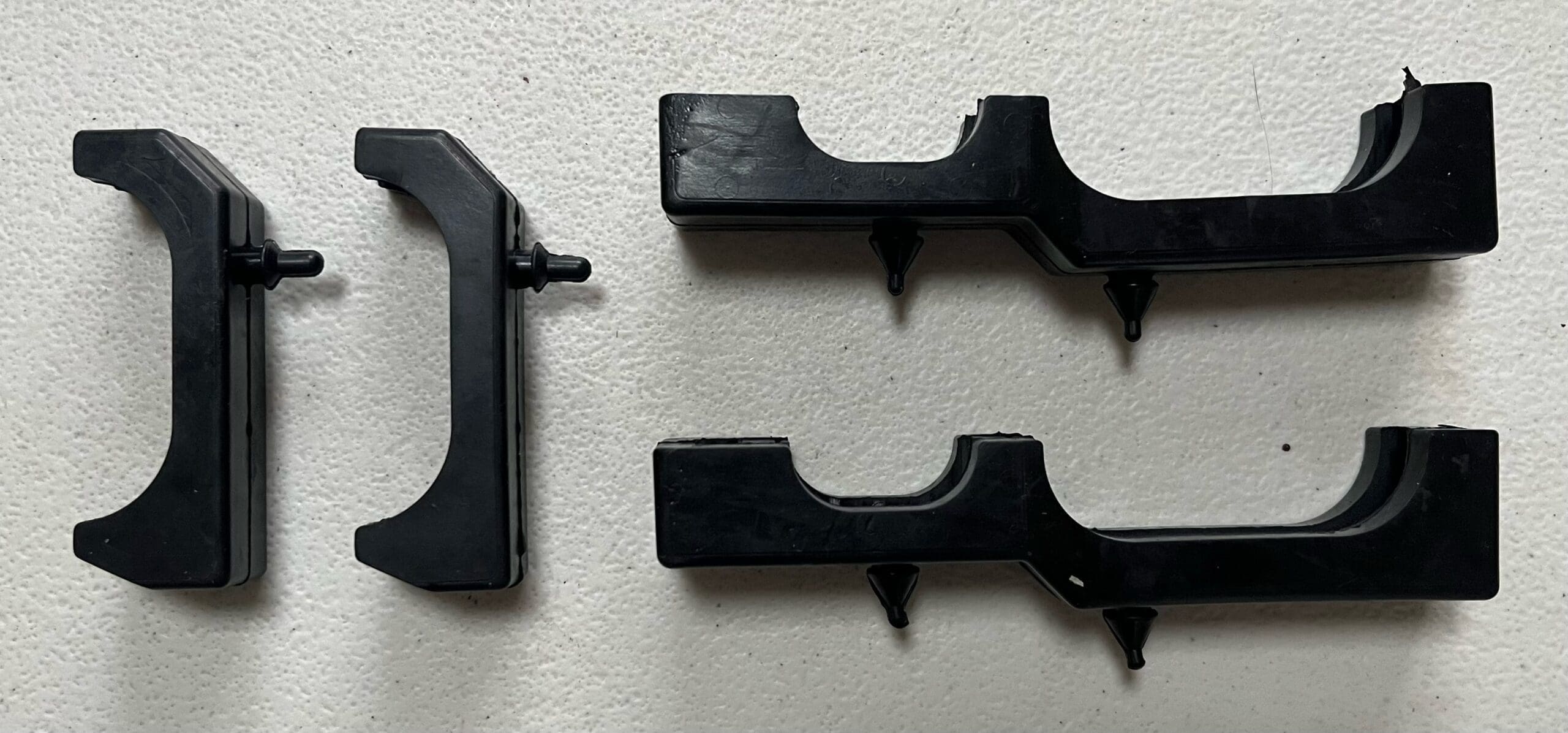 82-92 Camaro/Firebird rubber radiator mounts/insulators NEW