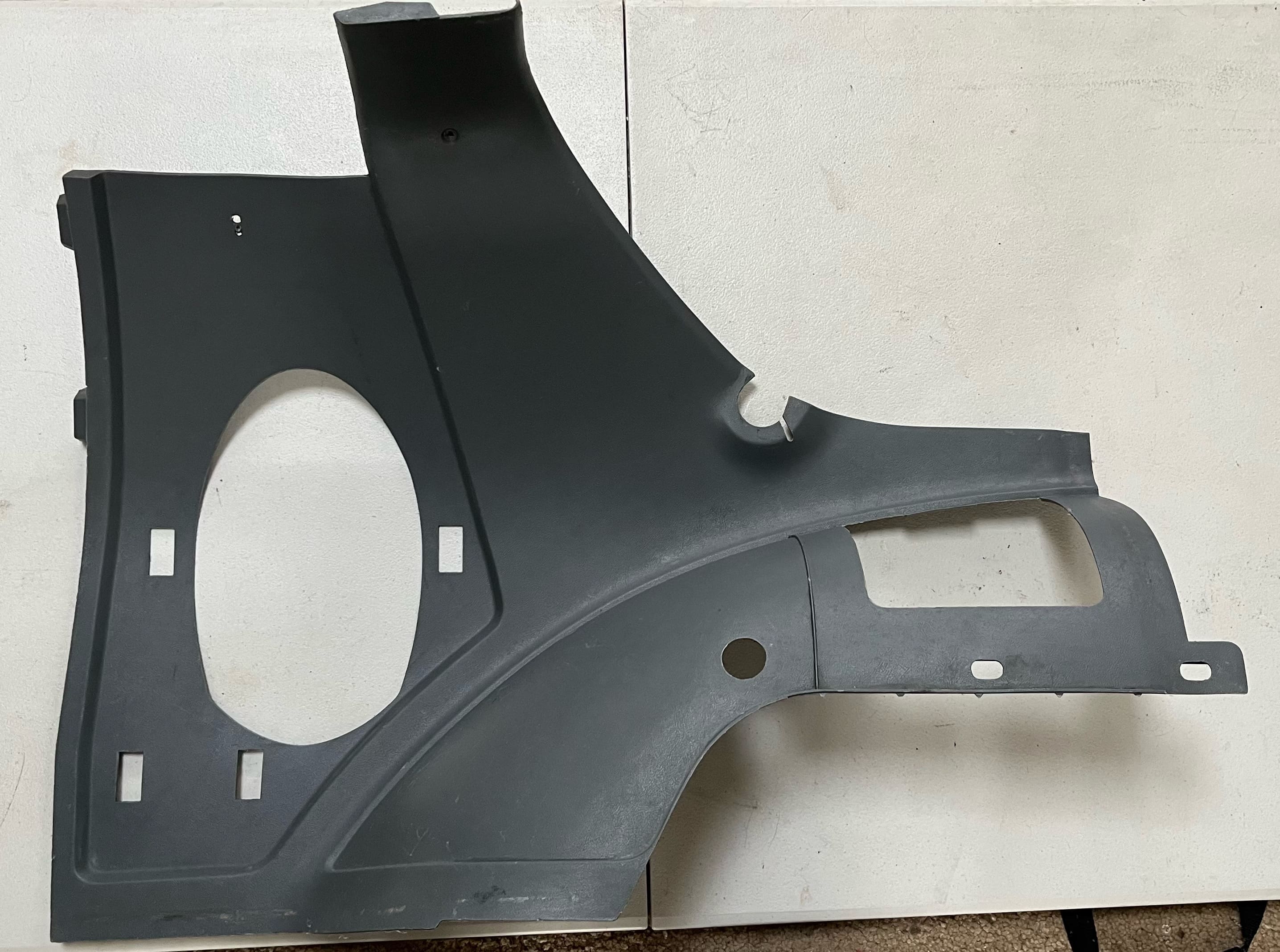 89-92 Camaro/Firebird black passenger hatch trim (w/o cargo cover)