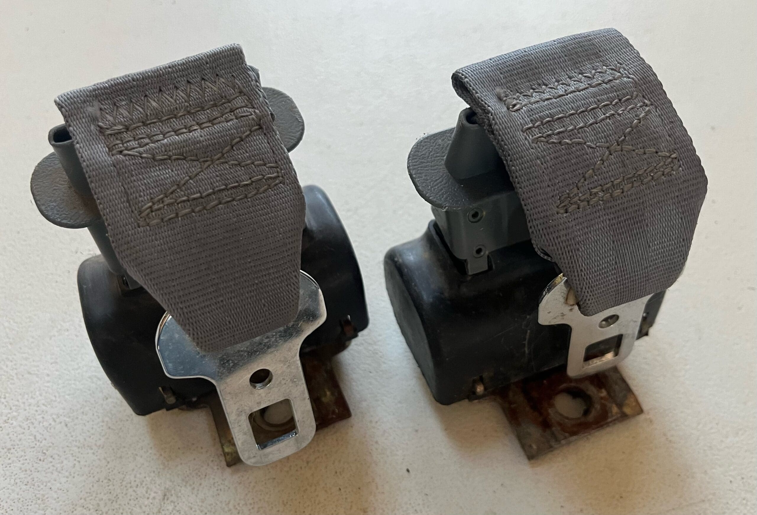 82-88 Camaro/Firebird rear seat belts (medium dark gray)