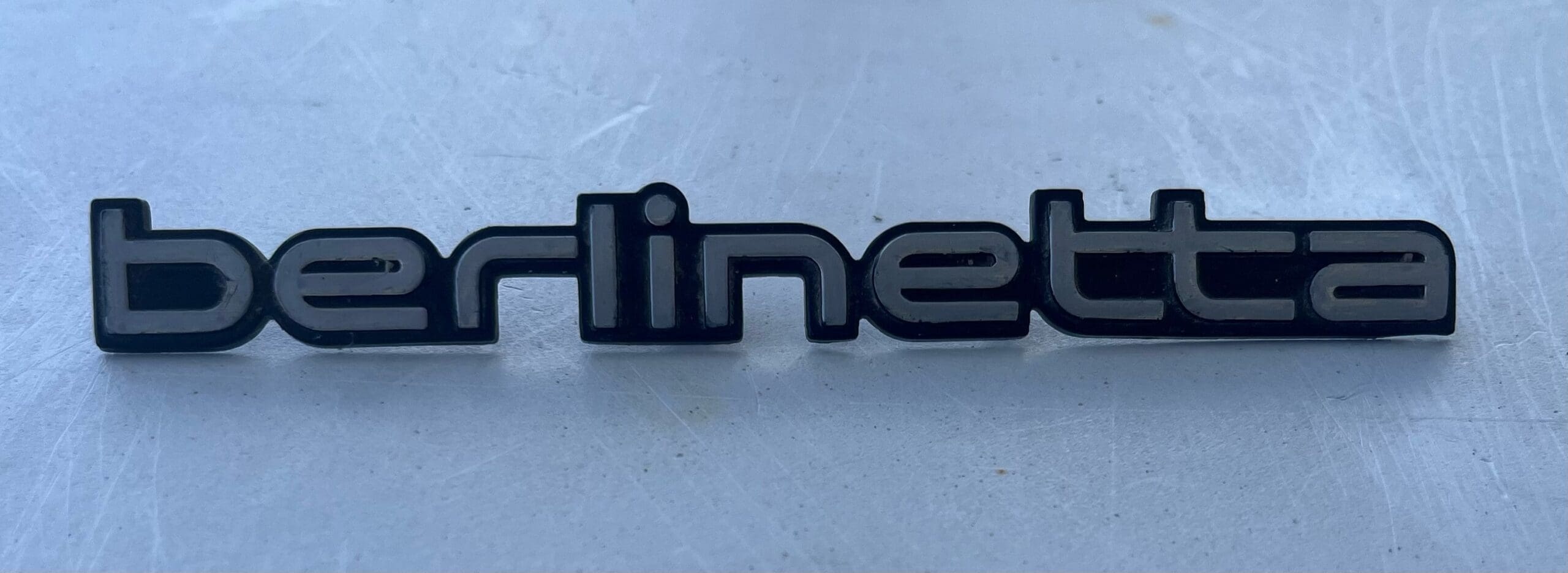 82-86 Berlinetta dash emblem