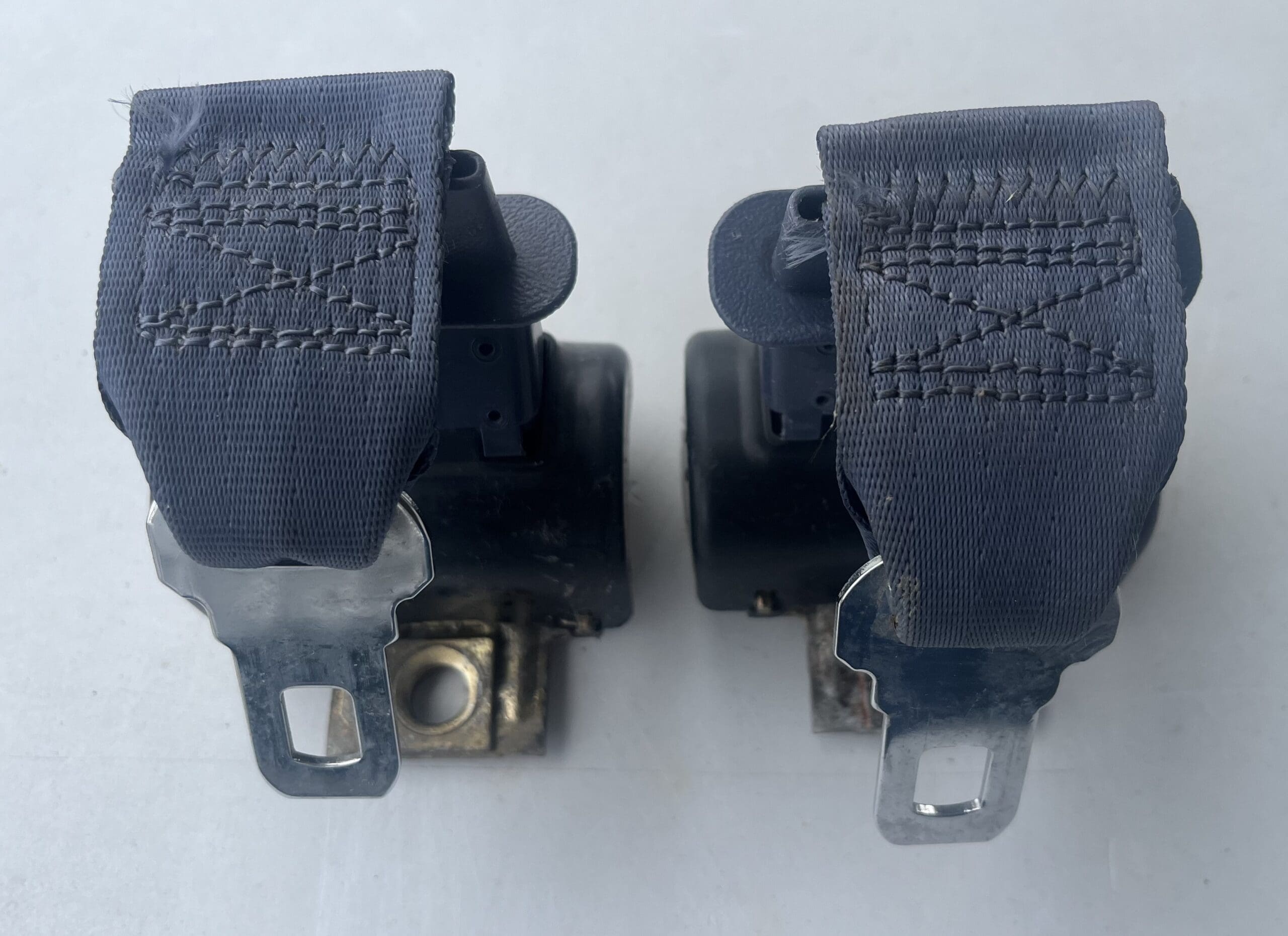 82-88 Camaro/Firebird rear seat belts (blue)