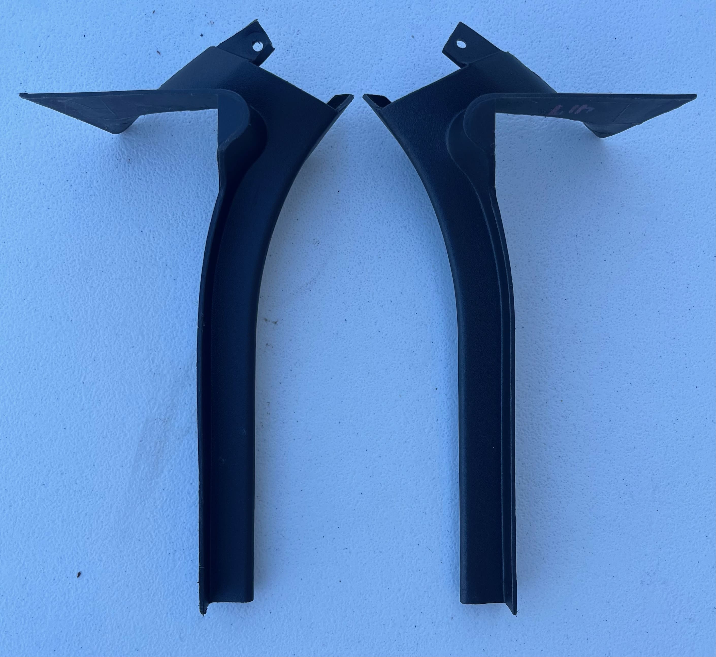 82-92 Camaro/Firebird lower A-pillar trim