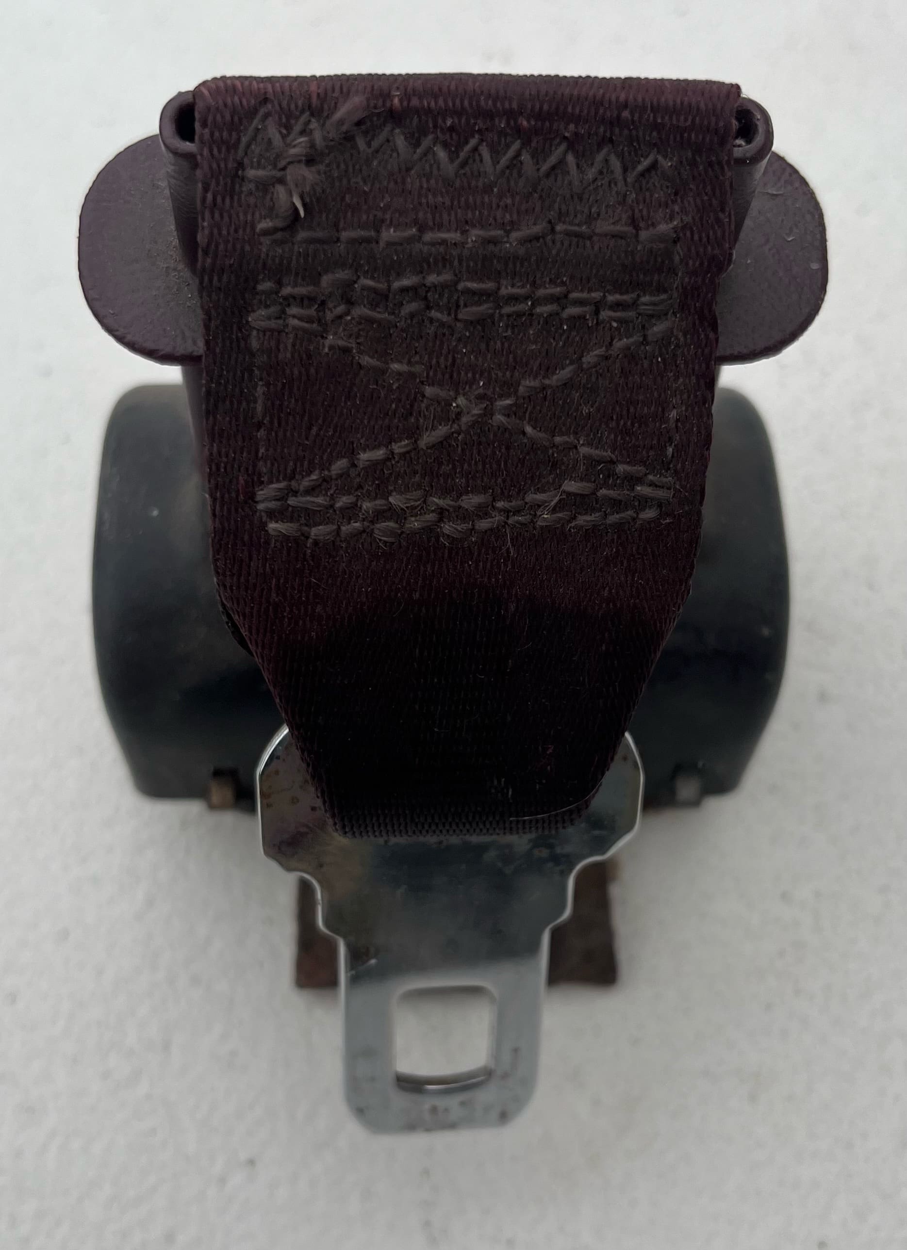 82-88 Camaro/Firebird rear seat belt (maroon)