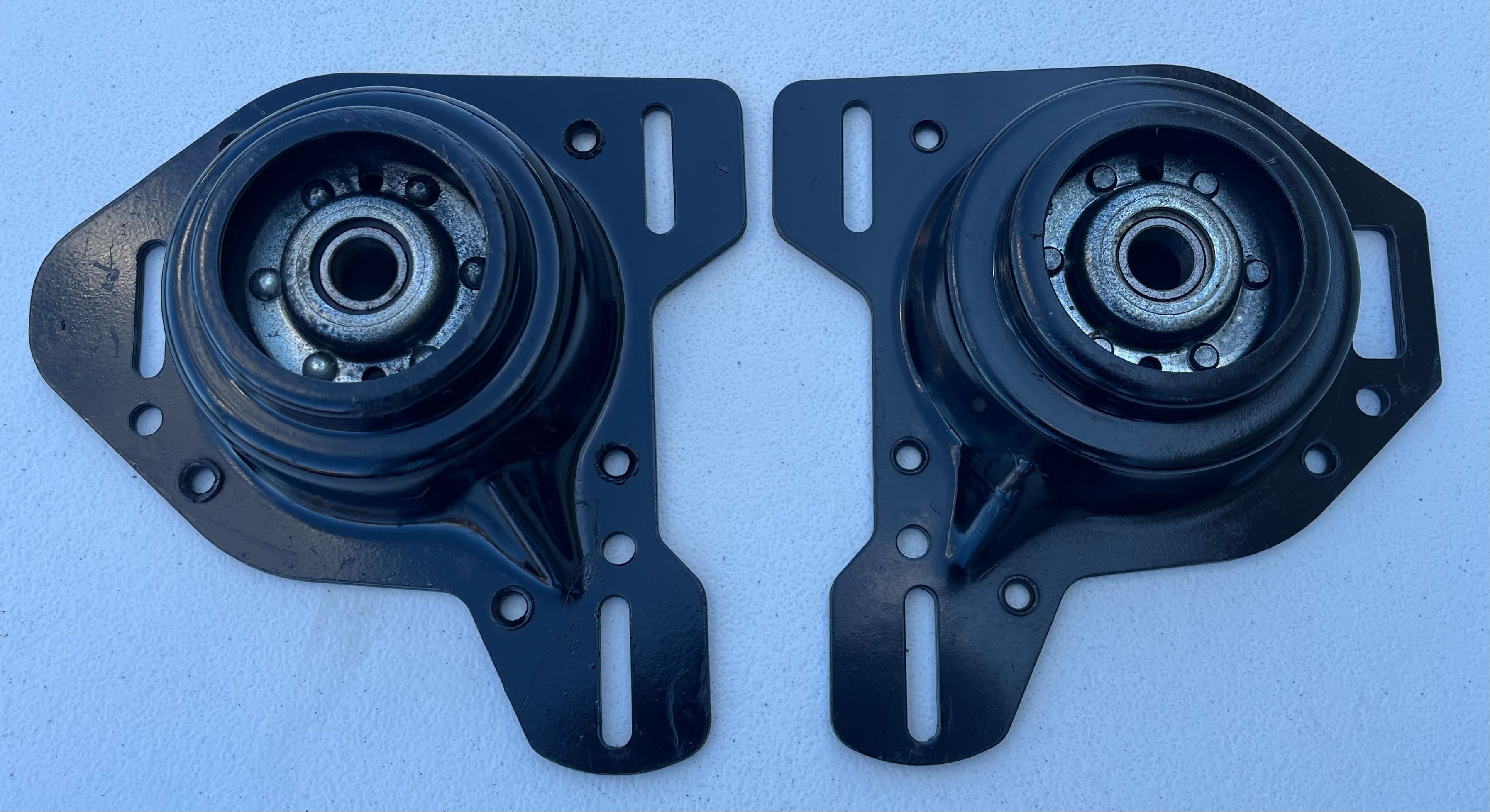 82-92 Camaro/Firebird upper strut mounts LIKE NEW!!