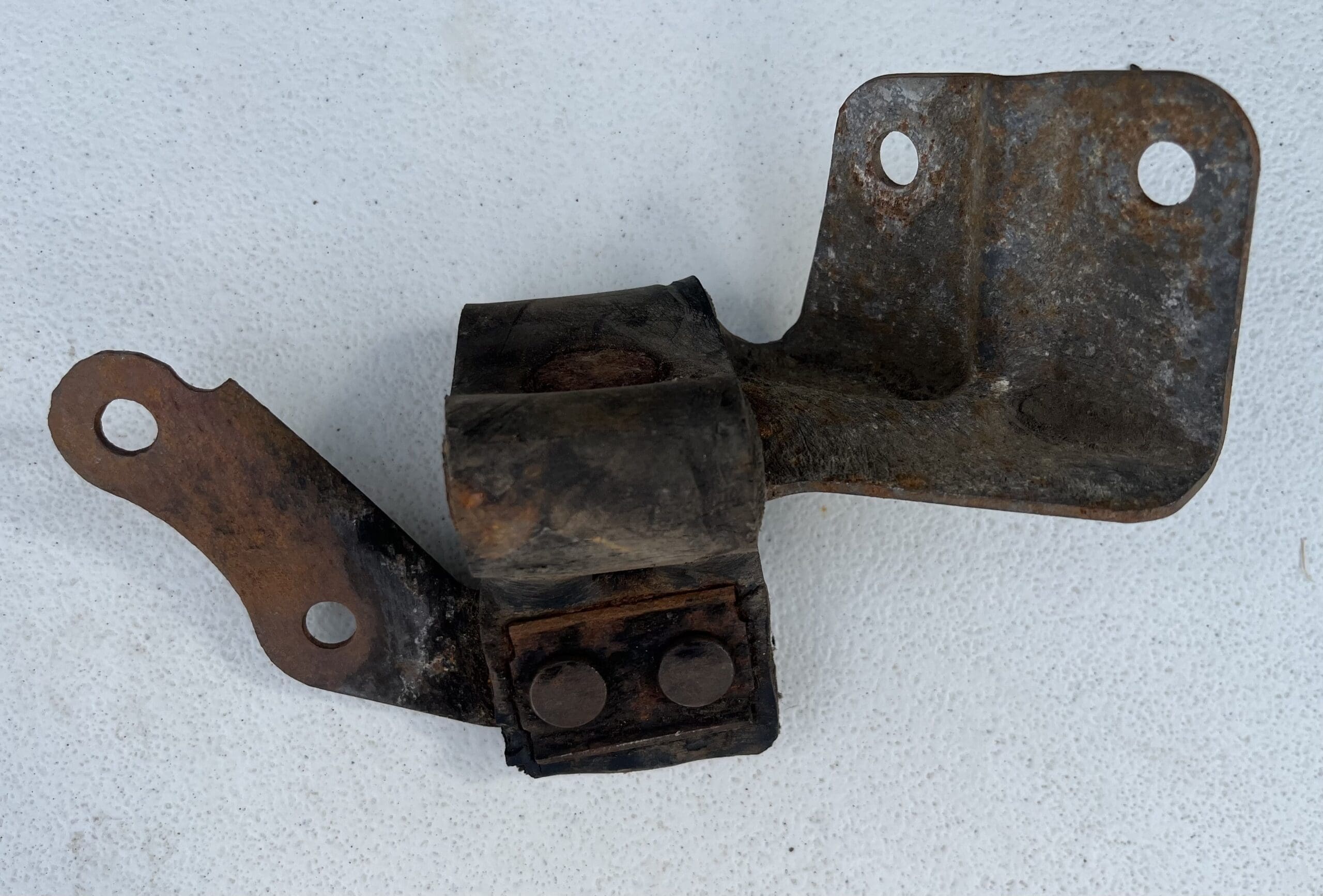 82-92 Camaro/Firebird catalytic converter/exhaust hanger