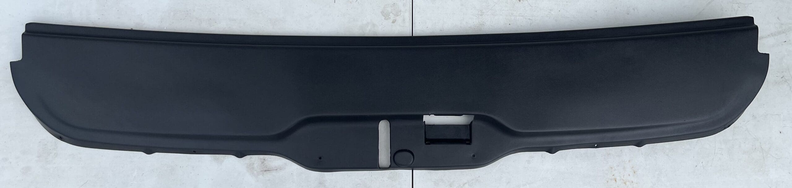 82-92 Camaro/Firebird black hatch trim piece
